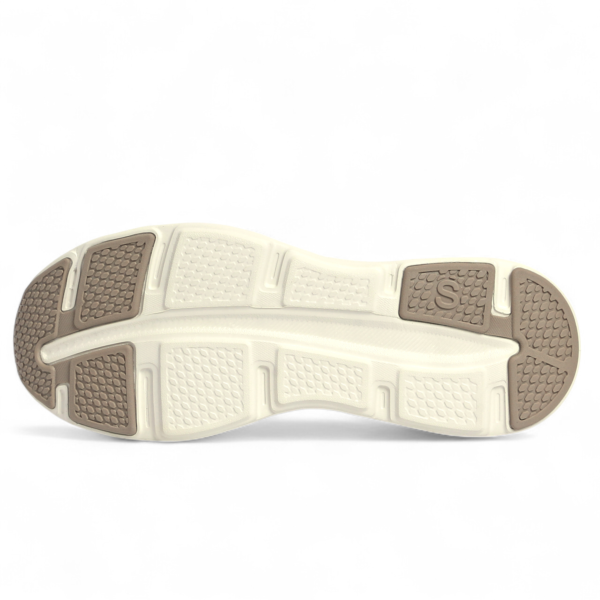 Skechers GO RUN Max Slip‑In – Comfort Meets Performance in Beige