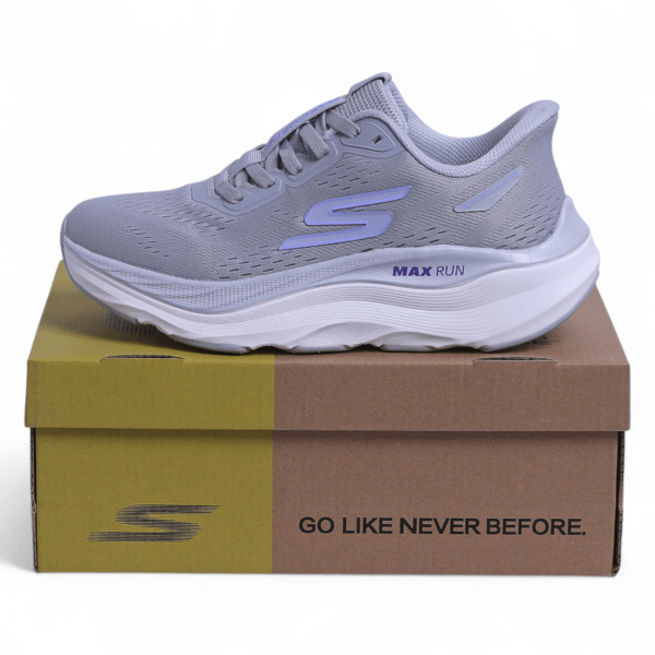 SKECHERS MAX-RUN SLIP-INS –  Comfort & Performance in Grey x Purble