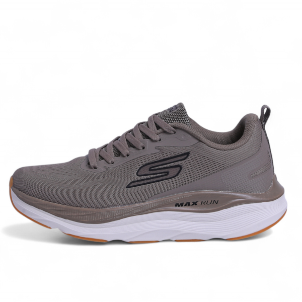 SKECHERS MAX-RUN –  Comfort & Performance in Beige