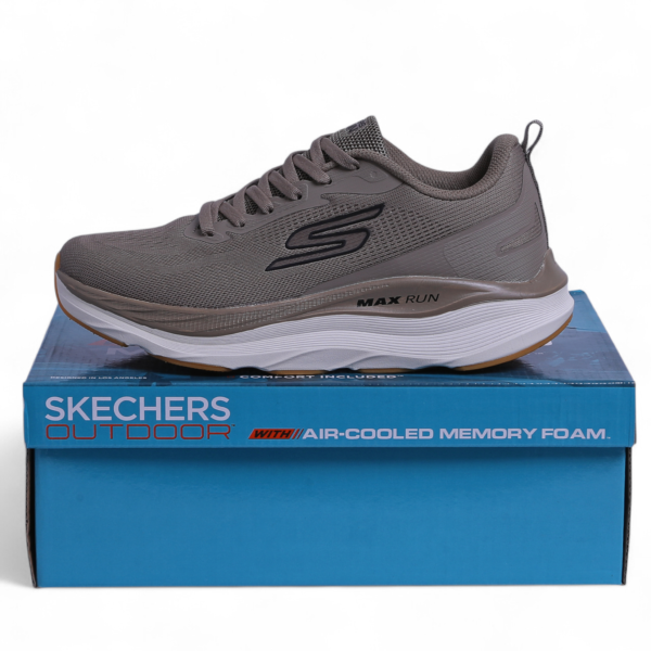 SKECHERS MAX-RUN –  Comfort & Performance in Beige