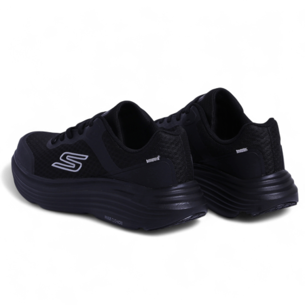 Skechers Max Cushioning Elite – Air-Cooled Goga Mat Comfort in Black