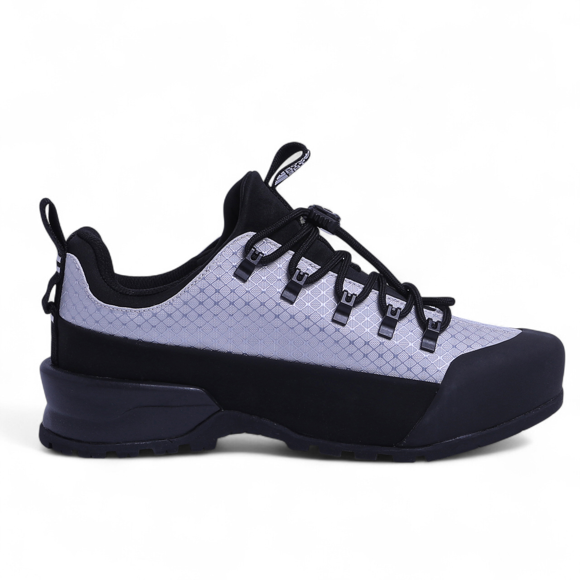 The Noth Face Glenclyffe Low – Lightweight Outdoor Hiking Shoe in Black×White - Image 3