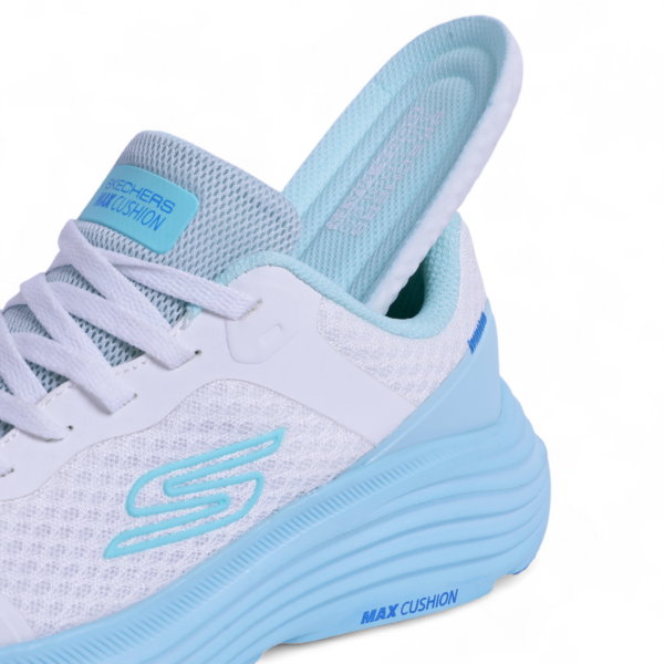 Skechers Max Cushioning Elite – Air-Cooled Goga Mat Comfort in White