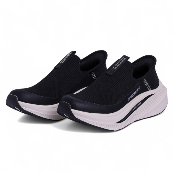 Skechers Arch Fit Max Cushion Slip-Ins – All-Day Comfort with Easy Slip-In Design in Black