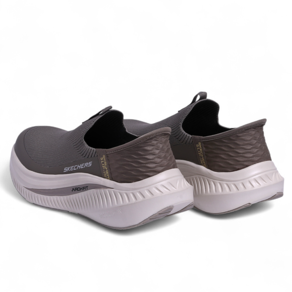 Skechers Arch Fit Max Cushion Slip-Ins – All-Day Comfort with Easy Slip-In Design in Beige