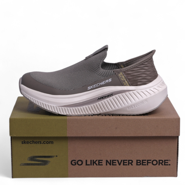 Skechers Arch Fit Max Cushion Slip-Ins – All-Day Comfort with Easy Slip-In Design in Beige