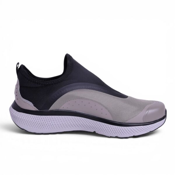Skechers Ultra Flex Slip-ins in Beige & Black