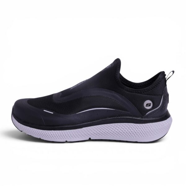 Skechers Ultra Flex Slip-ins in Black & white