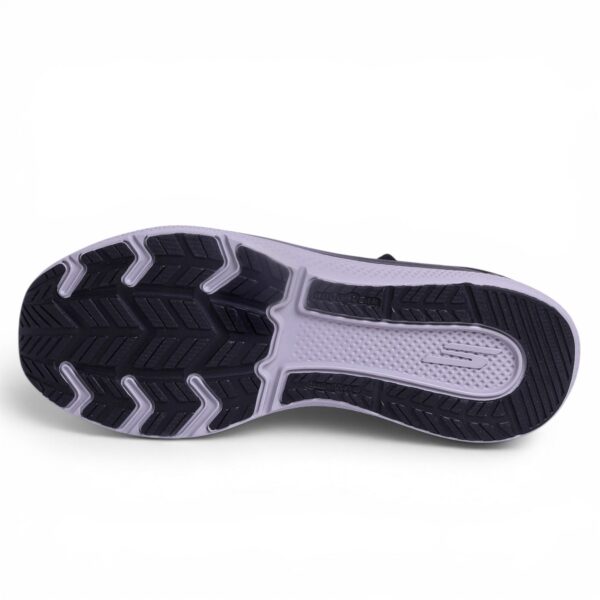 Skechers Ultra Flex Slip-ins in Black & white