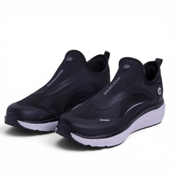 Skechers Ultra Flex Slip-ins in Black & white