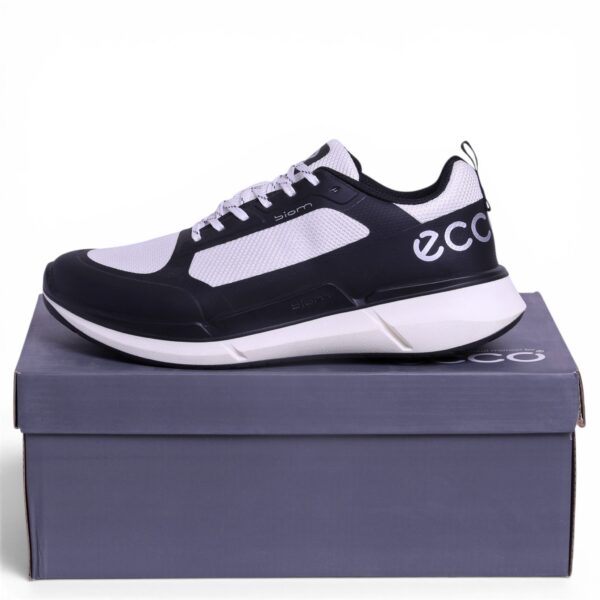 ECCO BIOM 2.2 Natural Motion in Black & White