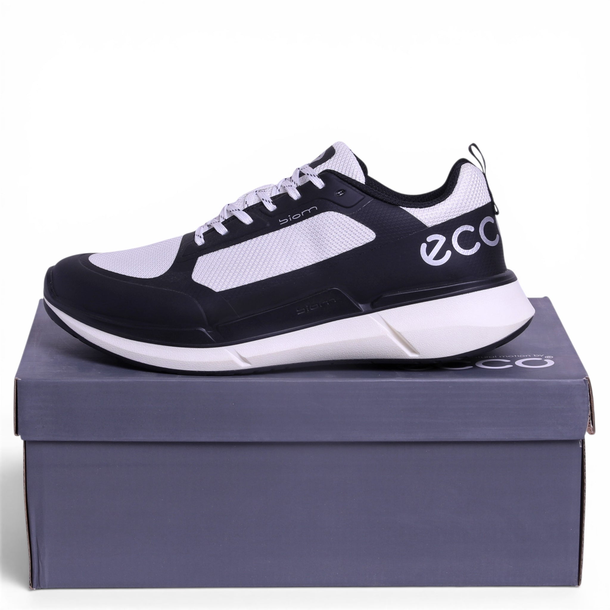 ECCO BIOM 2.2 Natural Motion in Black & White - Image 3
