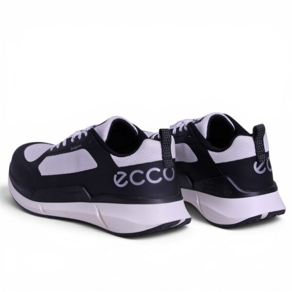 ECCO BIOM 2.2 Natural Motion in Black & White
