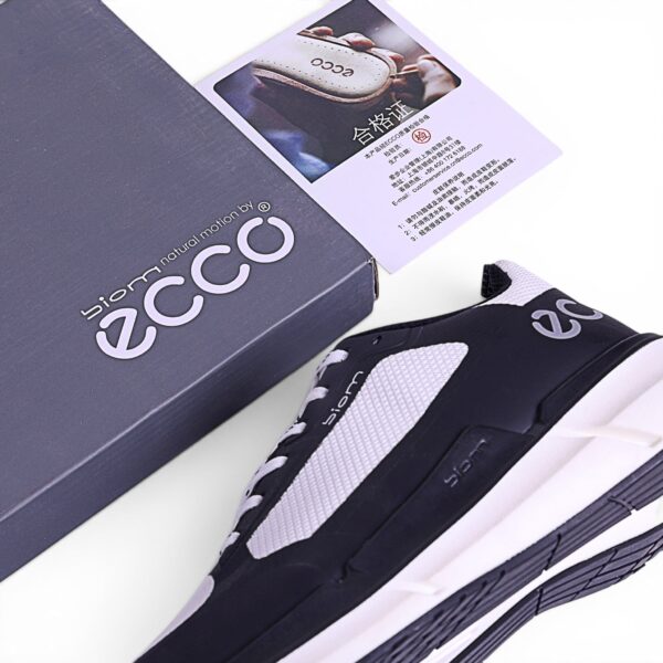 ECCO BIOM 2.2 Natural Motion in Black & White