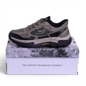 Skechers GO TRAIL Altitude 2.0 Slip-ins in Beige - Image 3