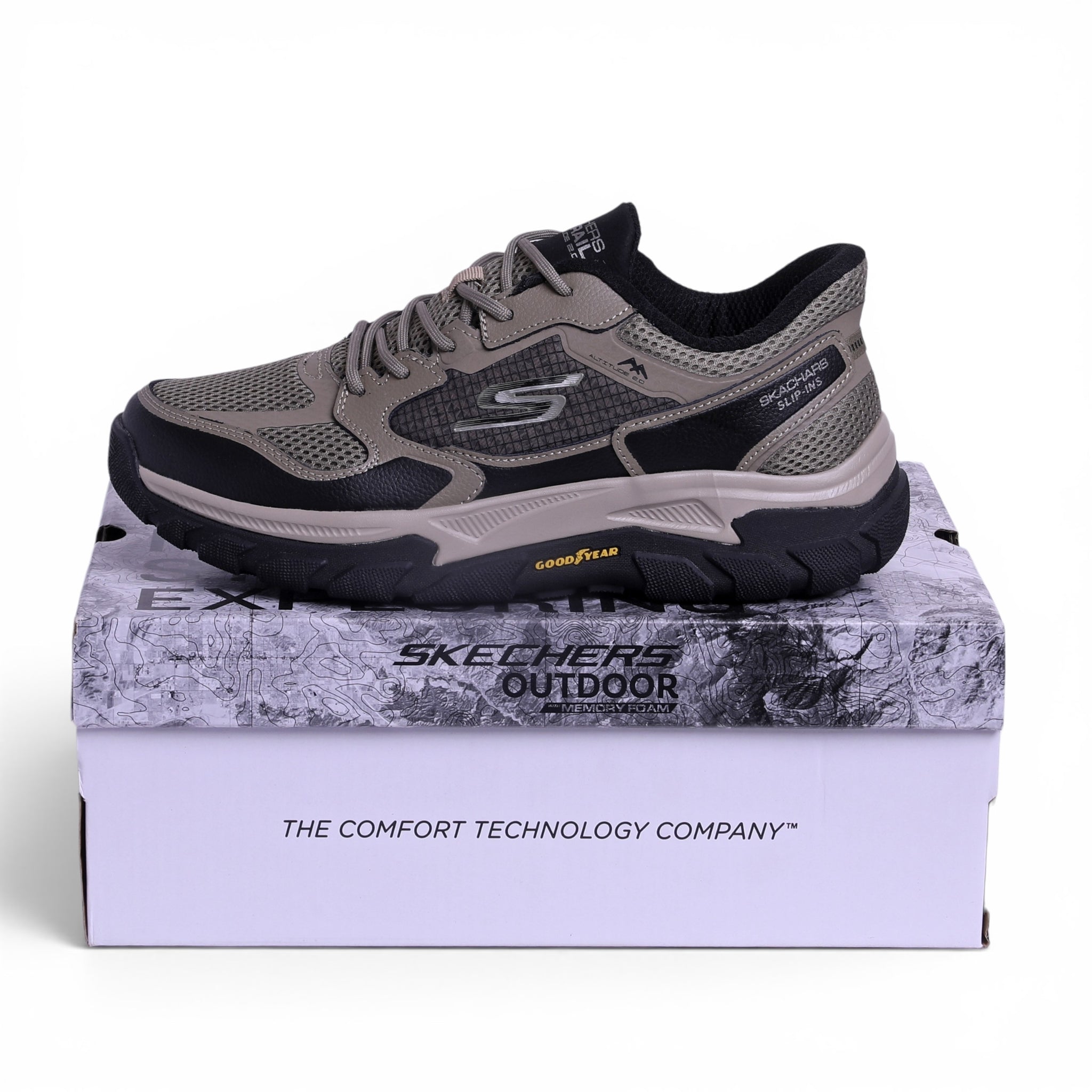 Skechers GO TRAIL Altitude 2.0 Slip-ins in Beige - Image 3