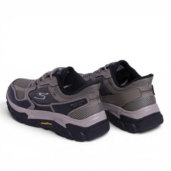 Skechers GO TRAIL Altitude 2.0 Slip-ins in Beige
