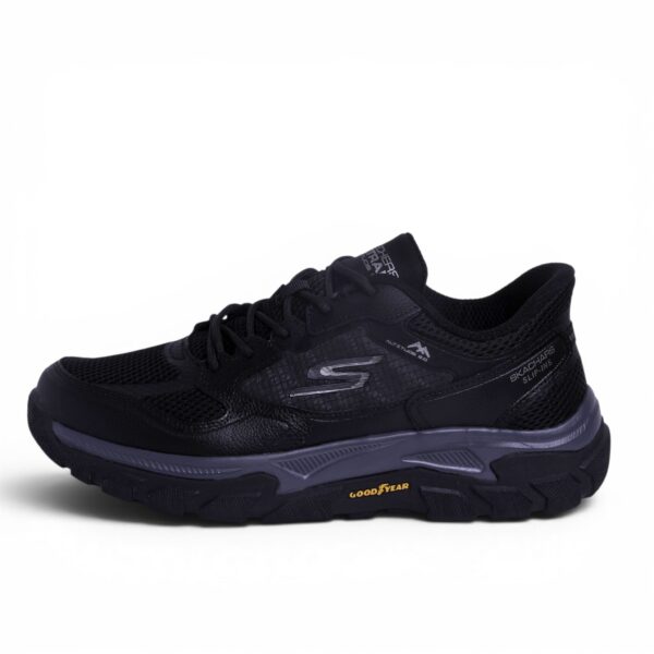 Skechers GO TRAIL Altitude 2.0 Slip-ins in Black
