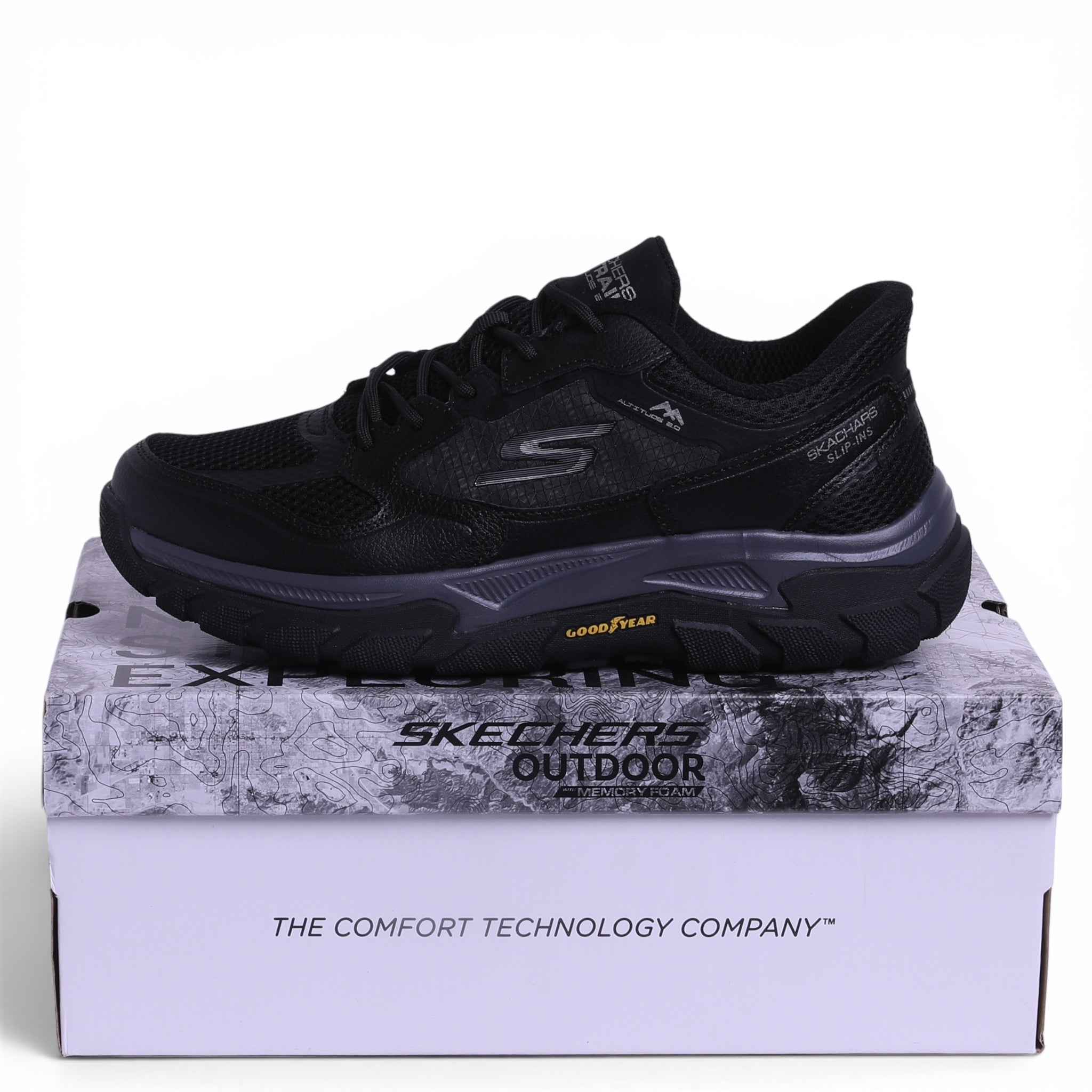Skechers GO TRAIL Altitude 2.0 Slip-ins in Black - Image 3