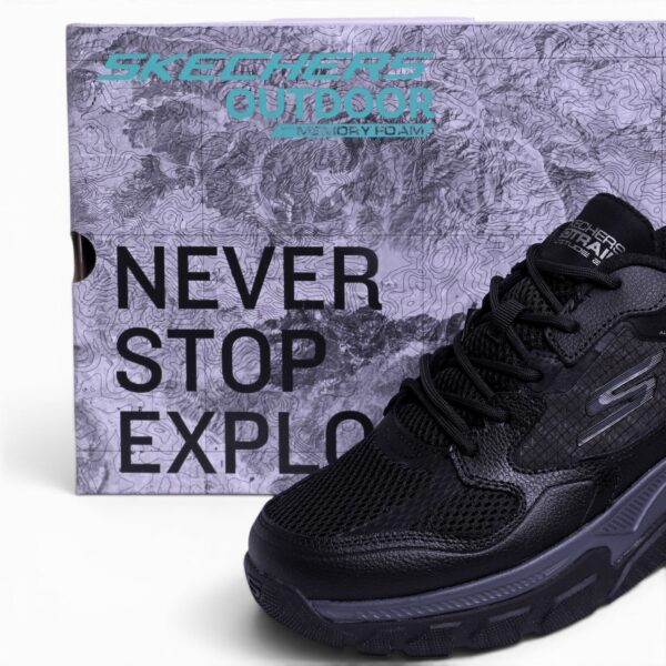 Skechers GO TRAIL Altitude 2.0 Slip-ins in Black