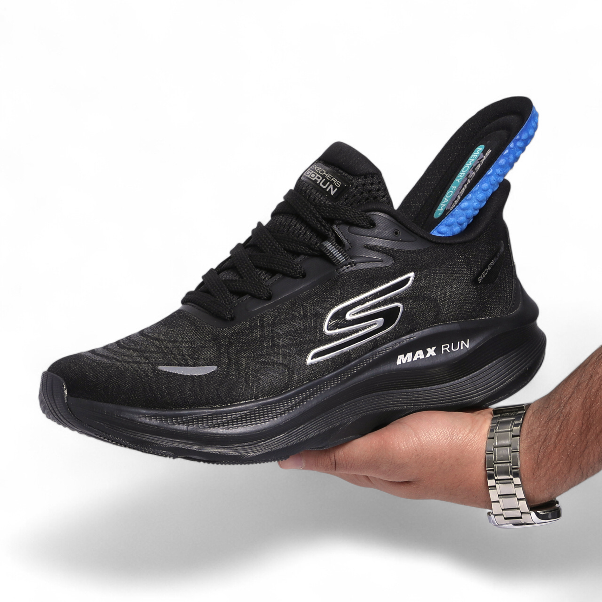 SKECHERS MAX-RUN SLIP-INS –  Comfort & Performance - in Black