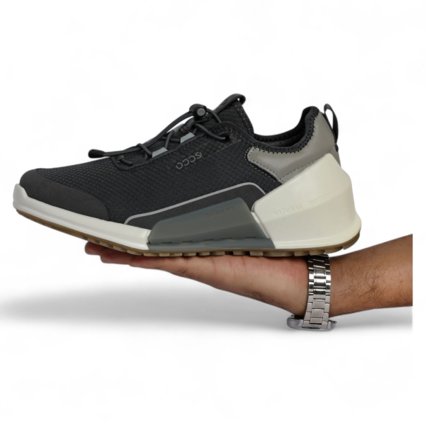 ECCO BIOM 20 M – Men’s Performance Sneaker in Grey