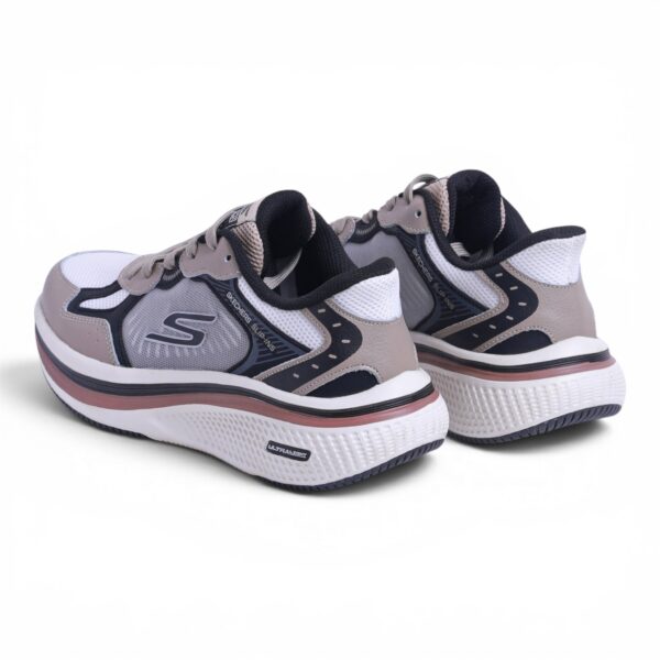 Skechers Hands Free Slip-ins Bounder – in White×beige