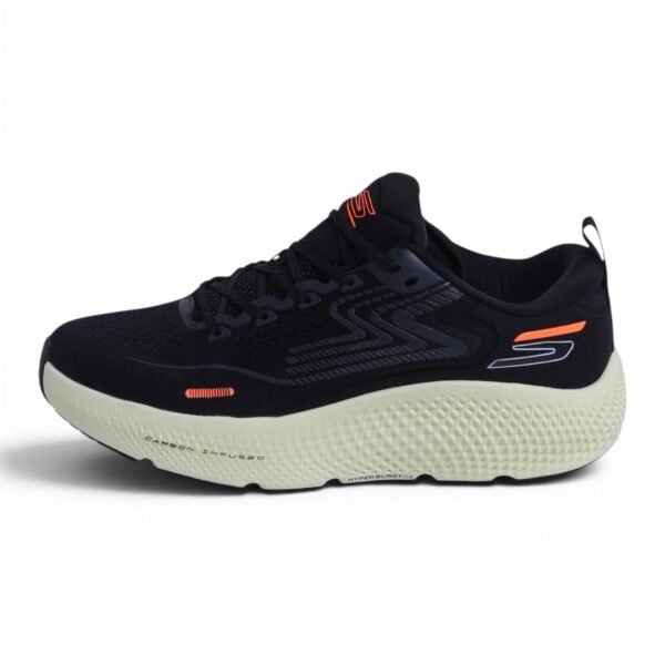 Skechers GO RUN Max Road 6 – in Black