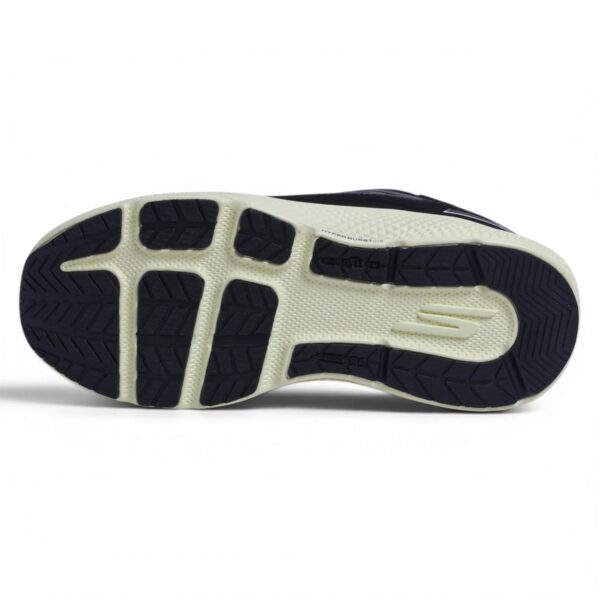 Skechers GO RUN Max Road 6 – in Black