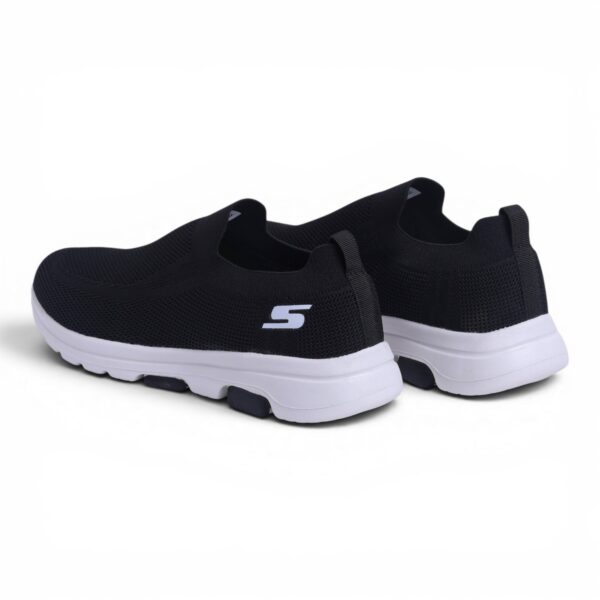Skechers GO WALK Slip-On Knit – in Black