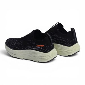Skechers GO RUN Carbon Infused – in Black - Image 5