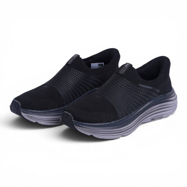 Skechers Slip-ins Performance Max Cushioning Endeavour – in Black