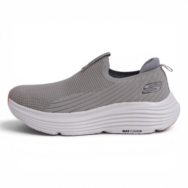 Skechers Hands Free Slip-ins Max Cushioning – in Beige