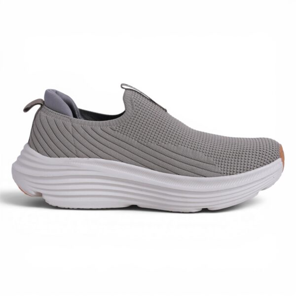 Skechers Hands Free Slip-ins Max Cushioning – in Beige