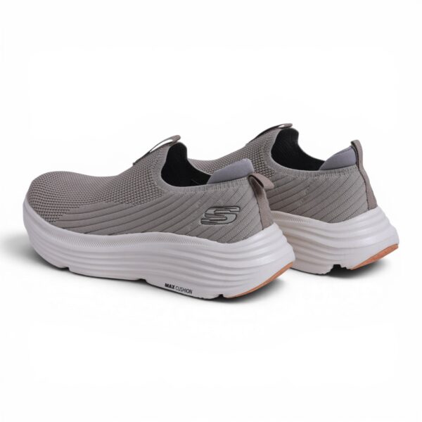 Skechers Hands Free Slip-ins Max Cushioning – in Beige