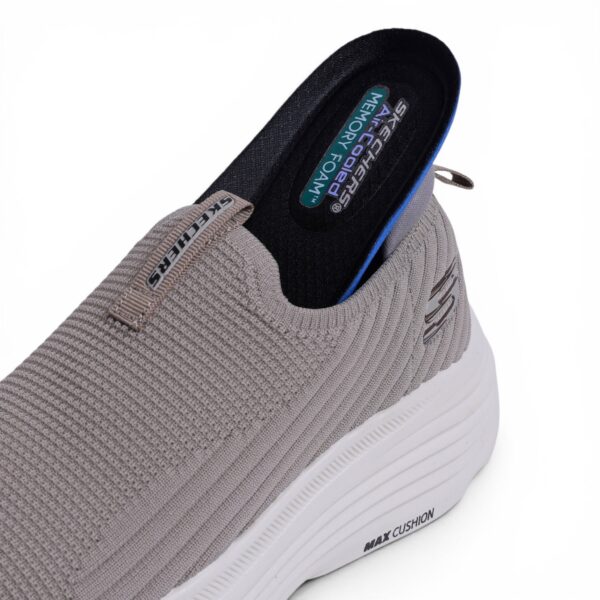 Skechers Hands Free Slip-ins Max Cushioning – in Beige
