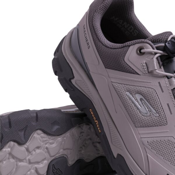 Skechers Escape Plan 2.0 Goodyear - in Beige