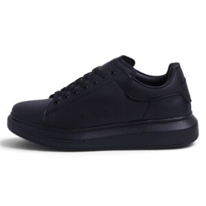 Alexander McQueen Oversized Sneakers – Bold Style & Everyday Versatility - in Black